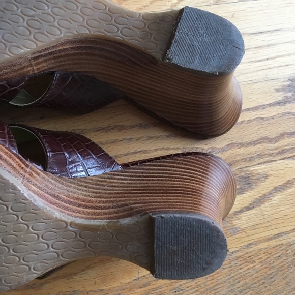 Circa Joan & David Wedges - Picture 5 of 8